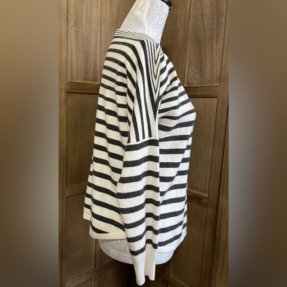 Women’s Black & White Striped Sweater. - Picture 3 of 4